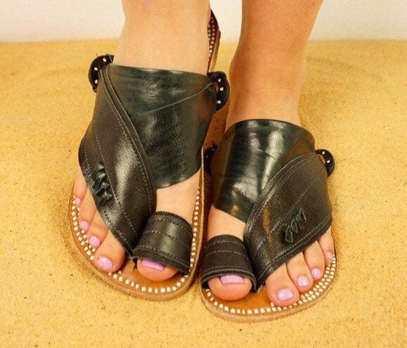 Womens Black Leather Sandals ~ SandCruisers ~ Traditional Arabian Sandals ~ Great for Outdoors, Beaches, Parks, Lakes and Earthing!