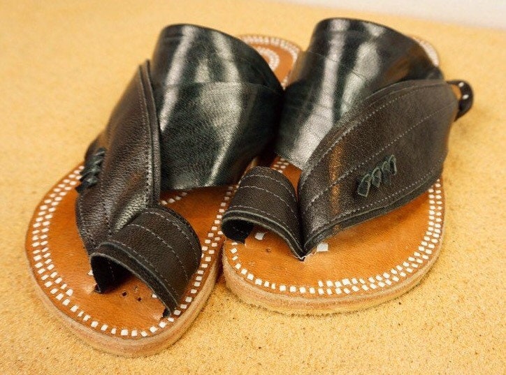 Womens Black Leather Sandals ~ SandCruisers ~ Traditional Arabian Sandals ~ Great for Outdoors, Beaches, Parks, Lakes and Earthing!